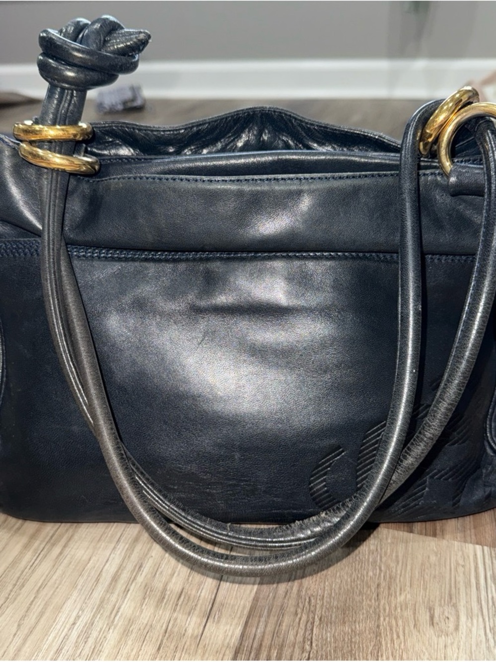 Loewe
Navy Leather Shoulder Bag with Gold Hardware